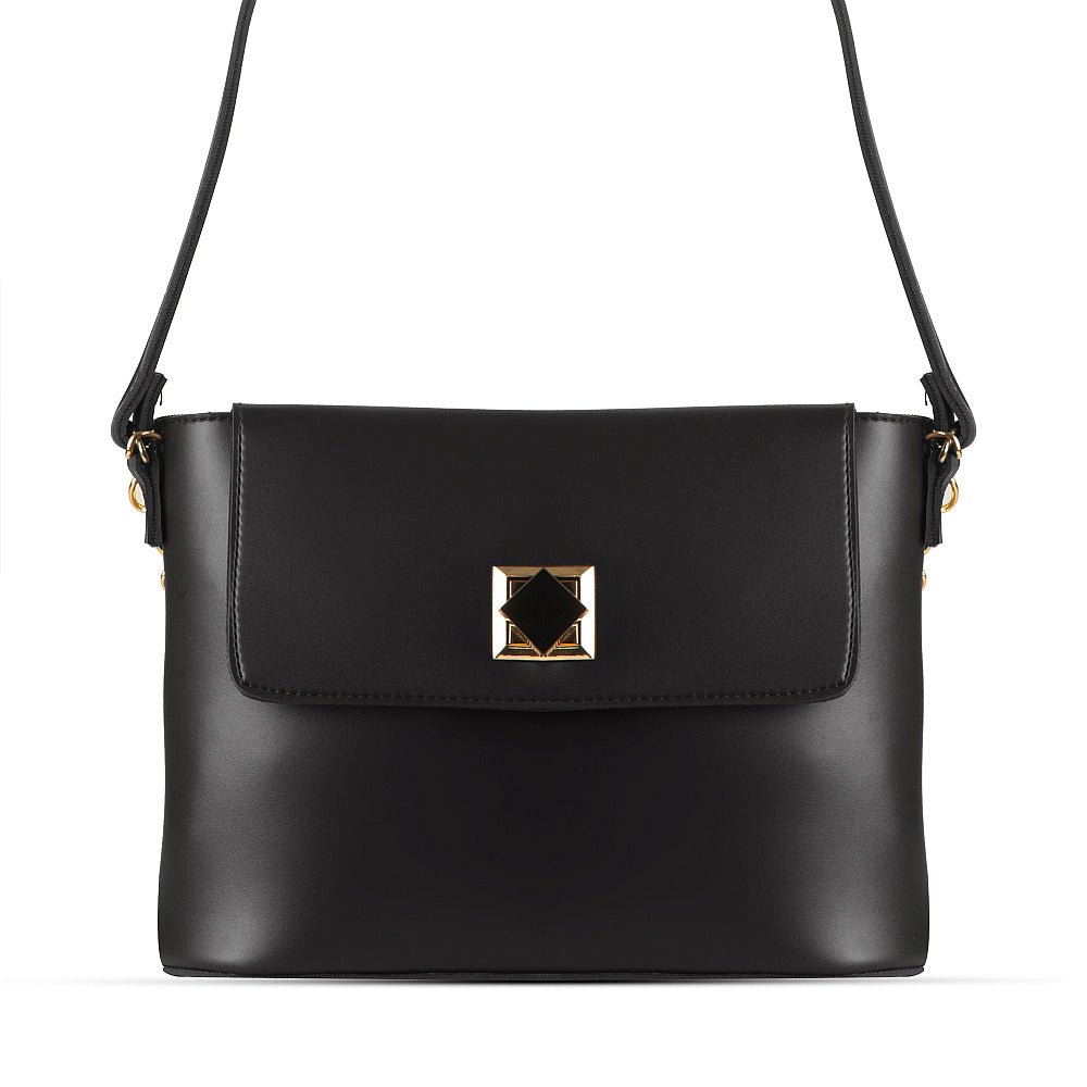 AUGUST BLACK shoulder bag – stylish, spacious, and durable, perfect for everyday use in Pakistan.