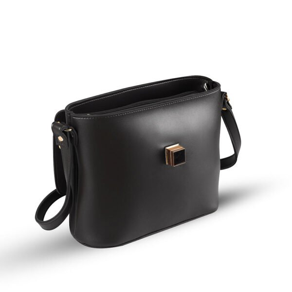 AUGUST BLACK shoulder bag – stylish, spacious, and durable, perfect for everyday use in Pakistan.