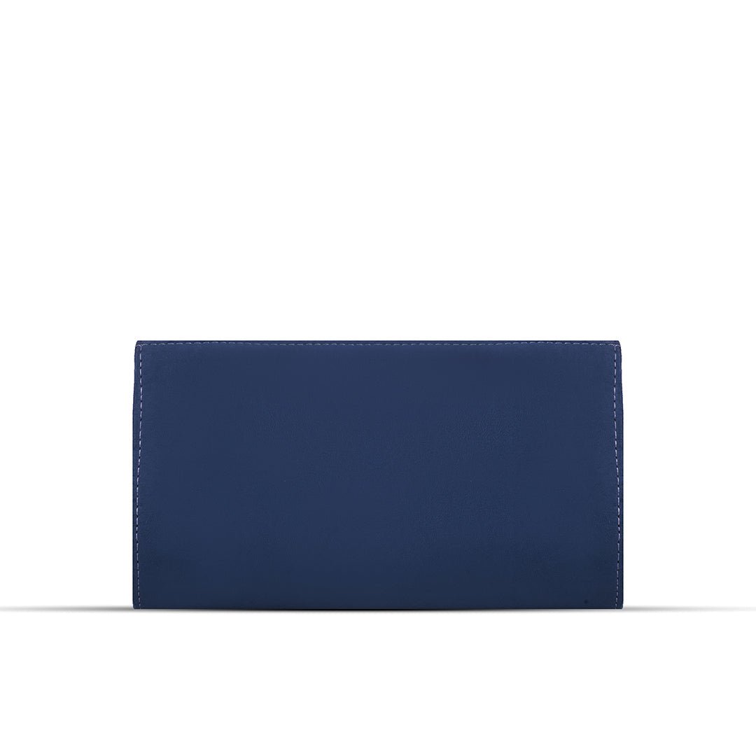 Kiiwi – A stylish clutch bag with a sleek design, crafted for formal events and elegant gatherings in Pakistan.