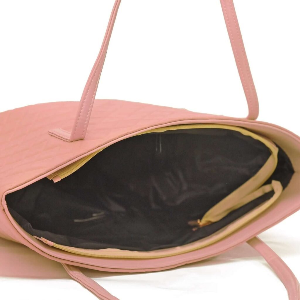 The Istanbul tote bags, featuring a beautiful pink design and leather straps, are now available in Pakistan.